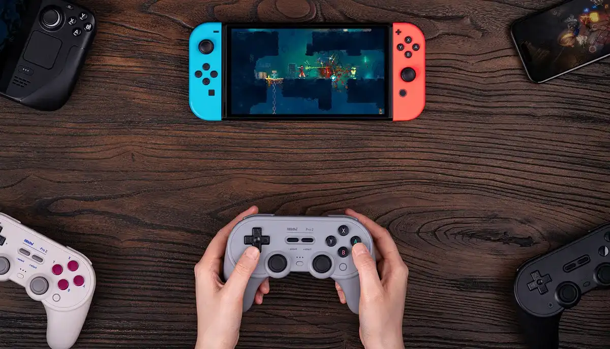8BitDo Pro 2 controllers with a Nintendo Switch, Steam Deck and phone