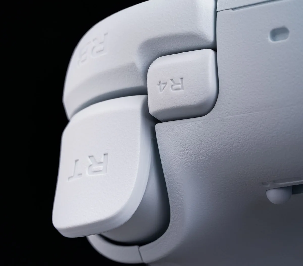 8BitDo Ultimate 2 R4 extra bumper next to the right trigger
