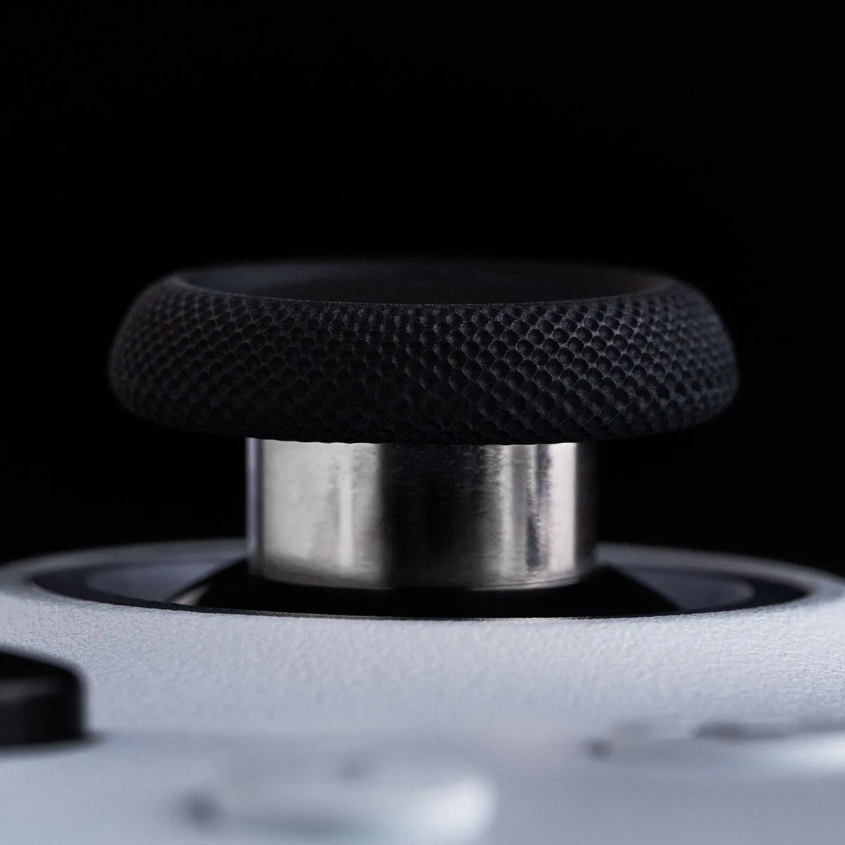 8BitDo Ultimate 2 TMR joystick with metal shaft