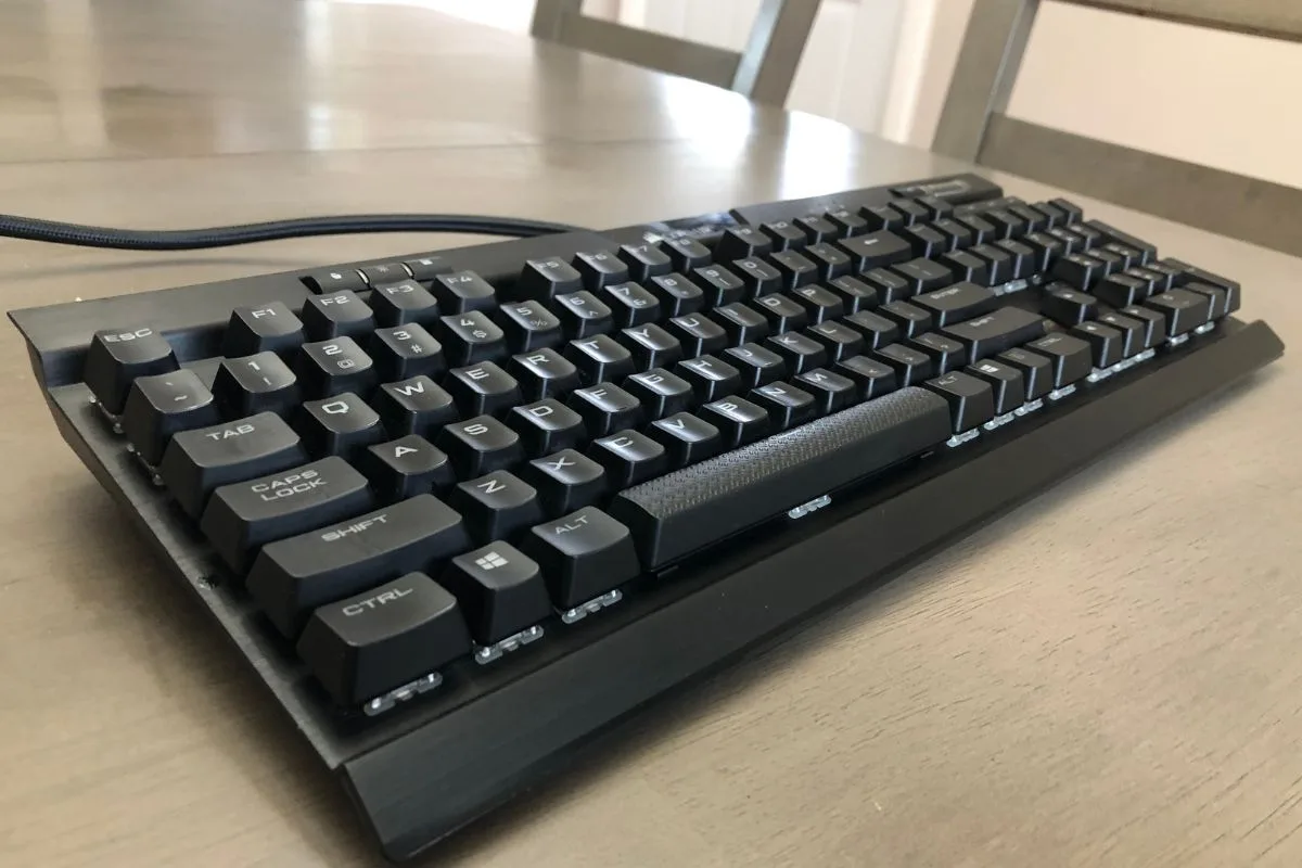 Clean mechanical keyboard with all keycaps reattached