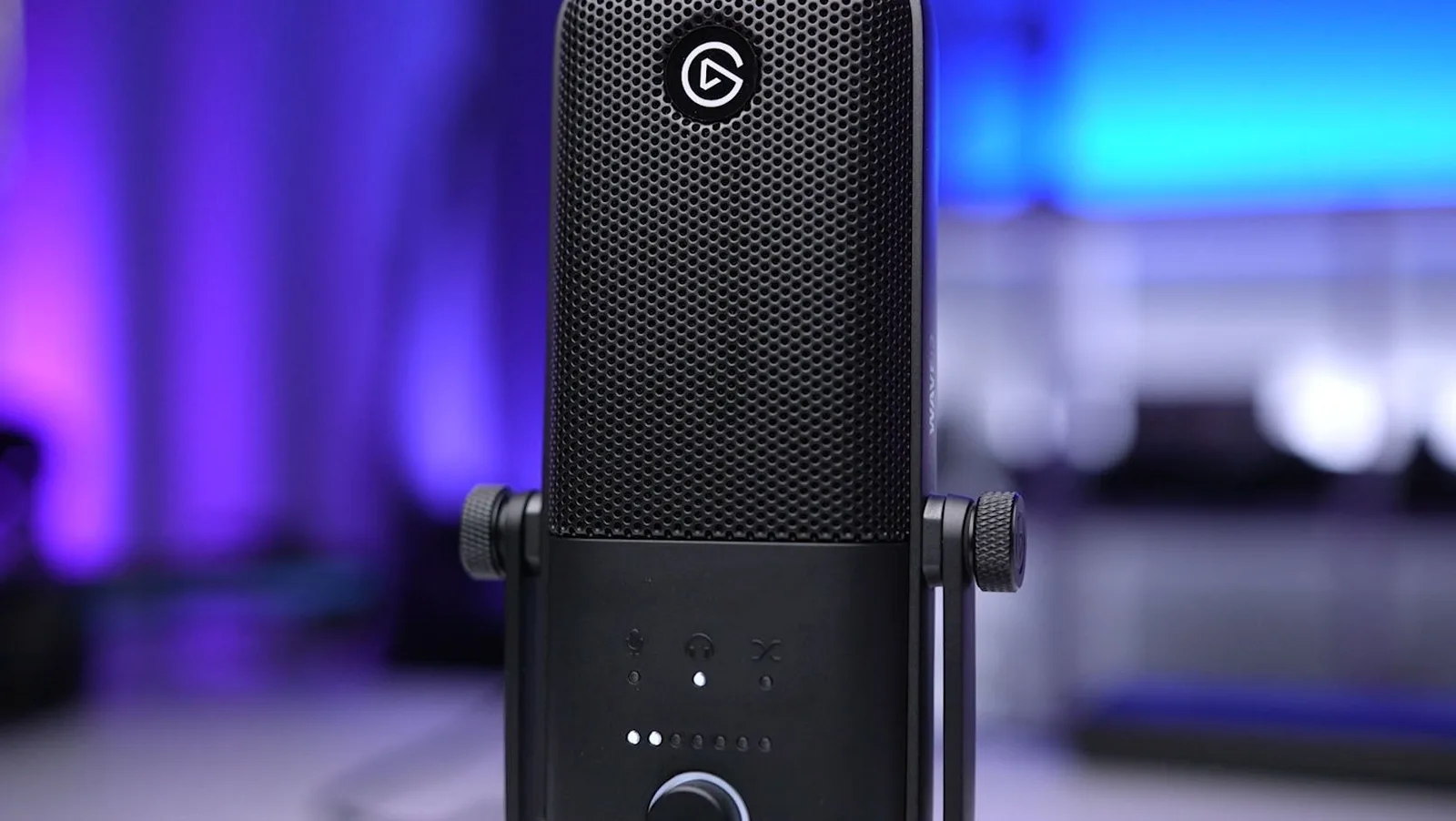 Elgato Wave 3 USB microphone front grille and status LEDs